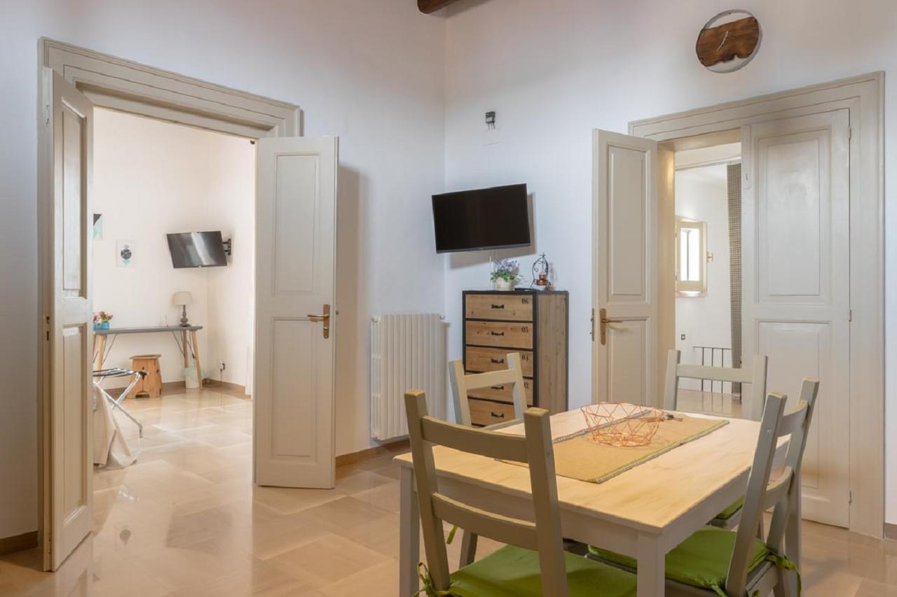 Palazzo Bianchi Domus Holidays Trani Eksteriør bilde
