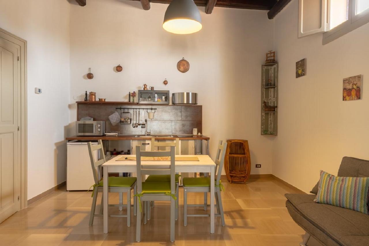 Palazzo Bianchi Domus Holidays Trani Rom bilde